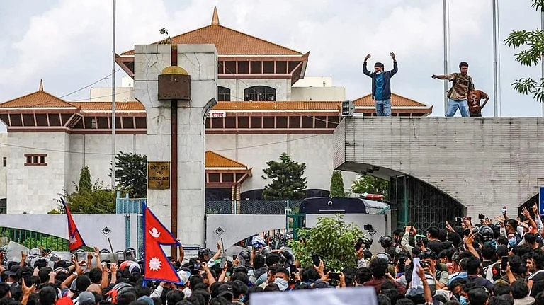 qaumiawaz_2025-09-09_c0x7edvd_Nepal-Protest-against-Social-Media-sites