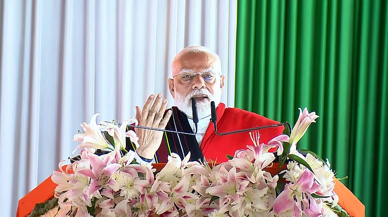 qaumiawaz_2025-09-13_f4hbmm0r_pm-modi-in-manipur