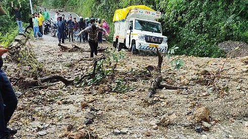 qaumiawaz_2025-09-17_kdcxnhs4_Mussoorie