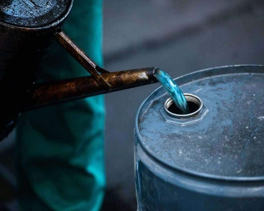 kerosene-381847552-qm90f